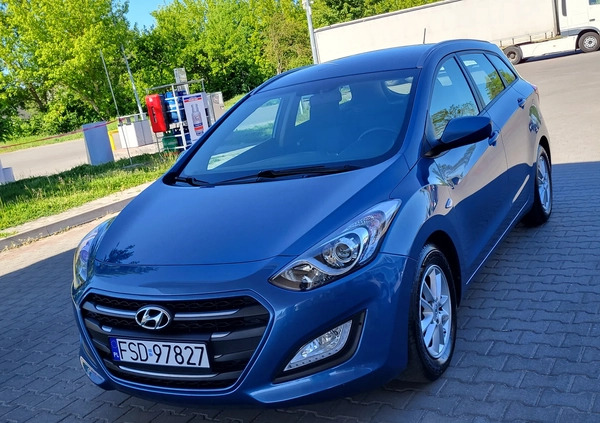 Hyundai I30 cena 39999 przebieg: 74338, rok produkcji 2015 z Drezdenko małe 781